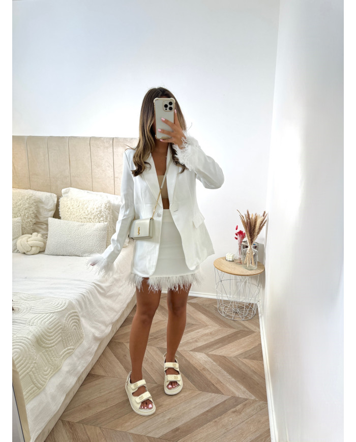 Ensemble jupe blazer blanc plume